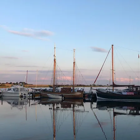 Haus Zwischen Muehle Und Apartment